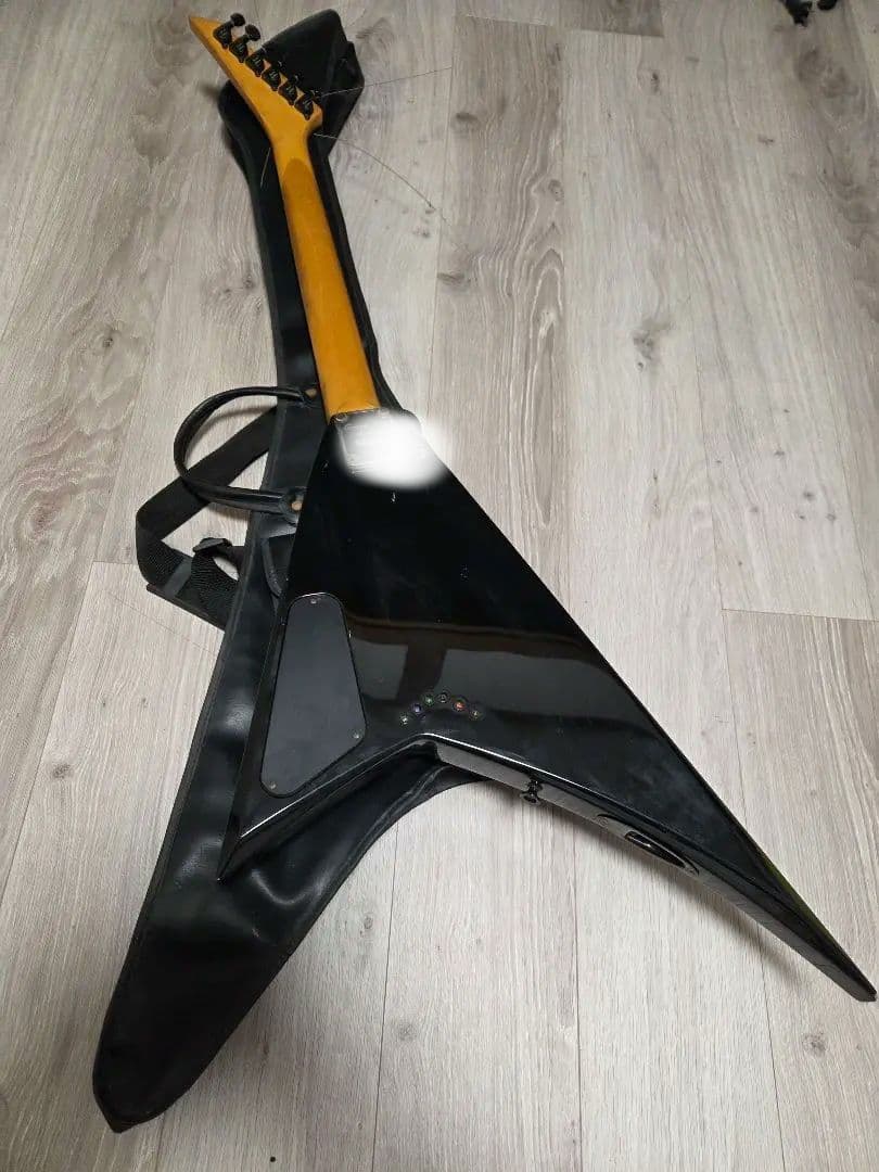 Grover Jackson Randy V EMG ソフトケース付き！ - メルカリ