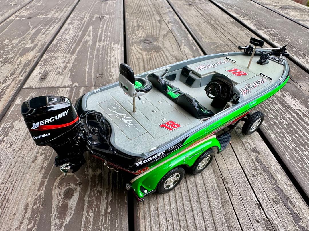 レンジャー 520VX 1/24 ダイキャスト模型 CASTAWAY バスボート