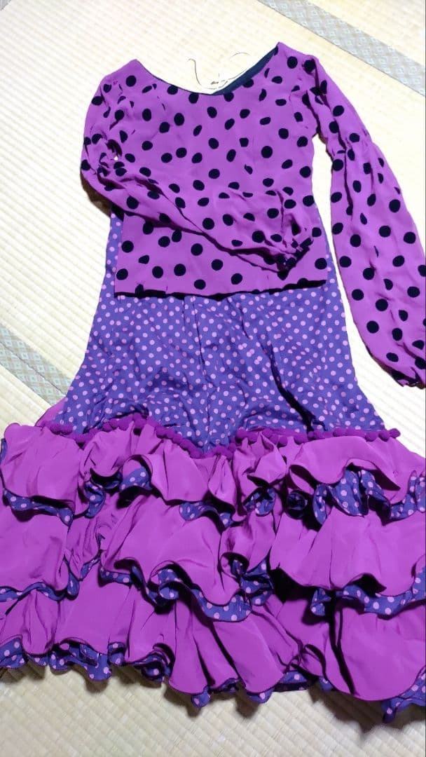 フラメンコドレス 紫色 水玉模様