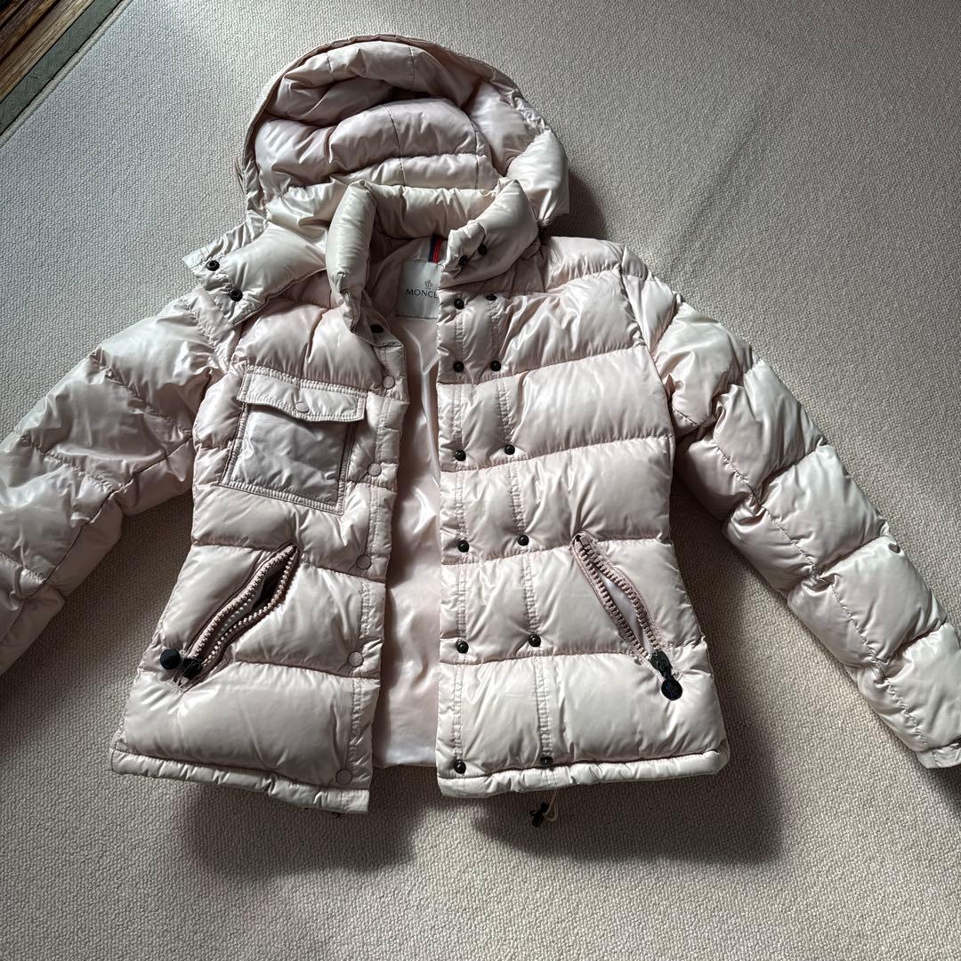 MONCLER ライトピンク ダウンジャケット フード付き