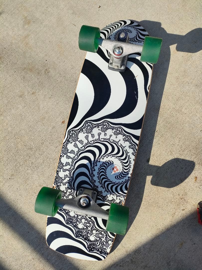Carver カーバー FRAKTAL 33インチ ロングボード サーフスケート carver（カーバー） スケートボード × LOST HYDRA CX トラック