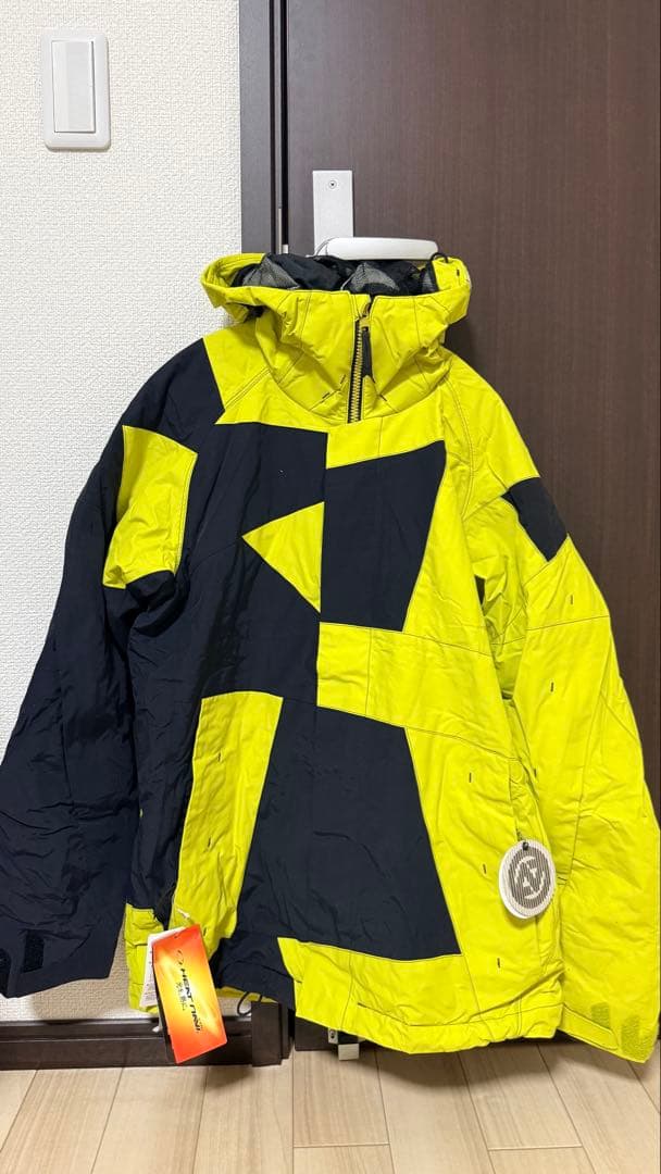 【未使用タグ付き】DESCENTE デサント　スノーボードウェア！