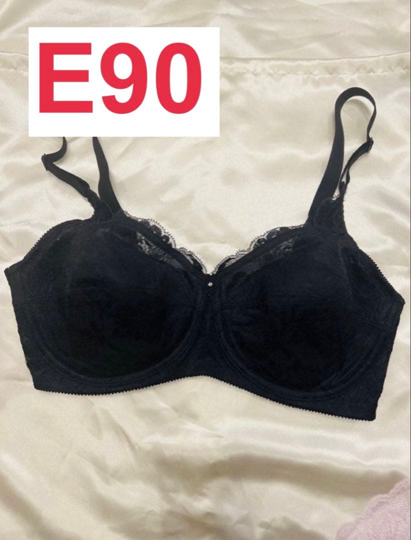 【新品•未使用】E90 シャンデール　ブラジャー　ピエゾメッシュ　ベル