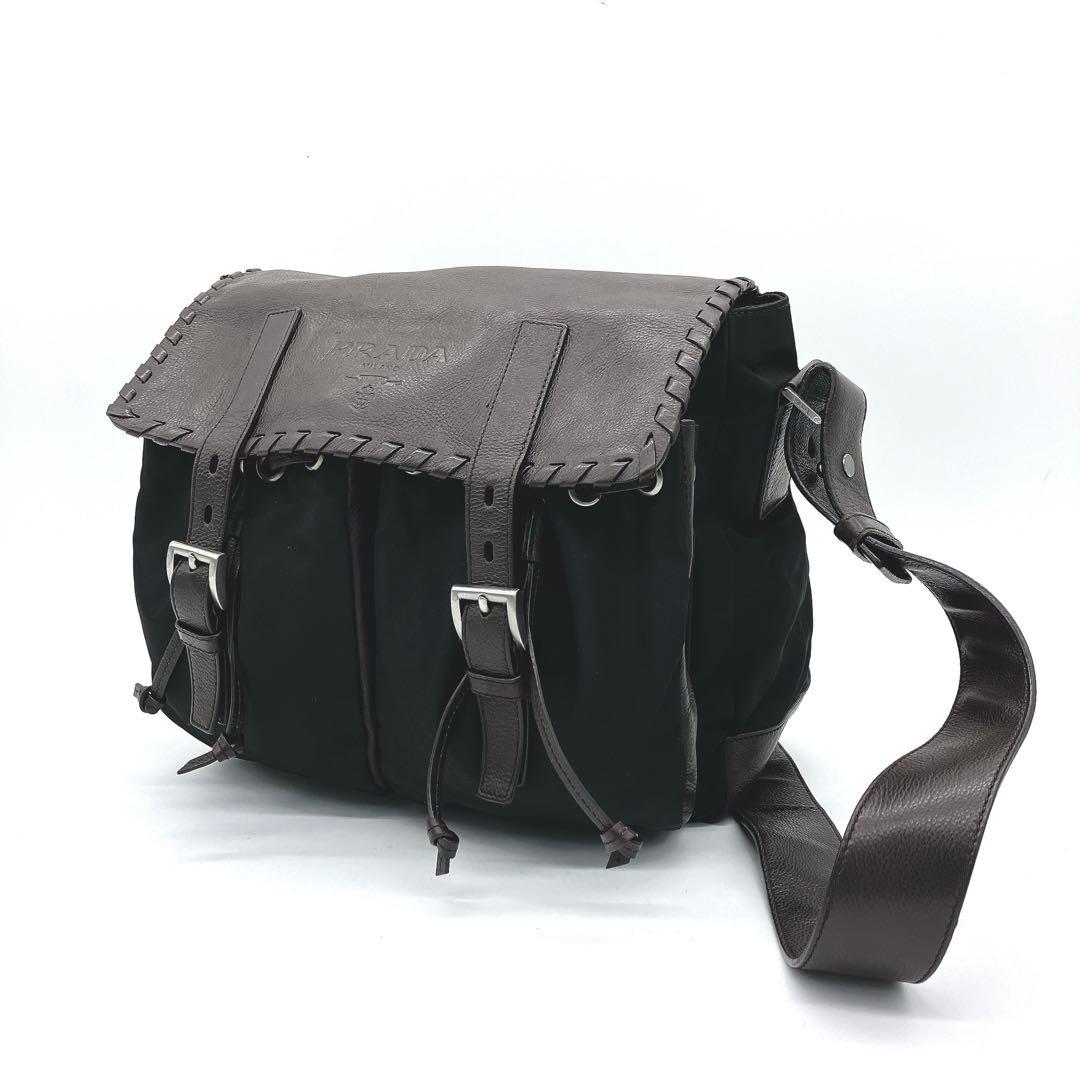 【PRADA】メッセンジャーバッグ　ロゴ型押し　ナイロン　レザー　ブラック