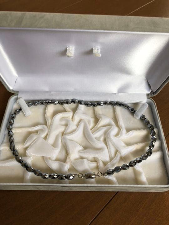 効果絶大テラジュエル ネックレス 保証書付き ネックレス〈4mm玉〉高純度テラヘルツ鉱石・ 北投石・ 北海道産