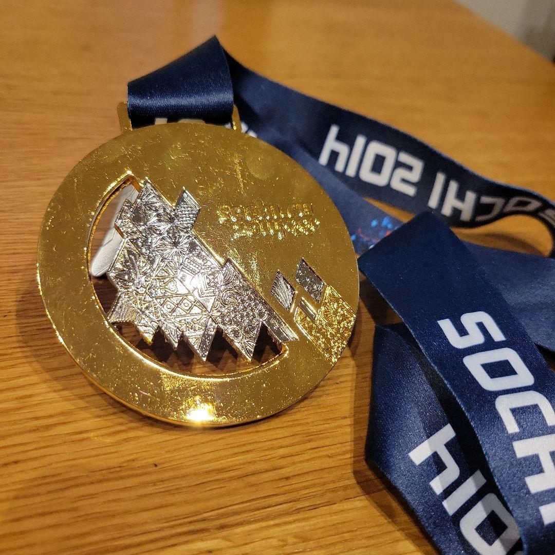2014年ソチオリンピック 金メダルレプリカ - メルカリ