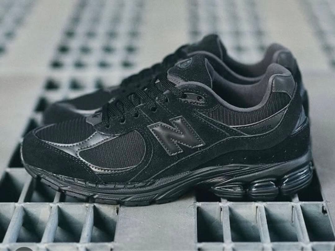 New Balance 2002R トリプルブラック 27.0 - メルカリ