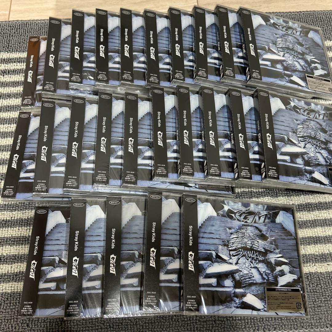 GIANT 通常盤 straykids スキズ　新品未開封CD 25枚