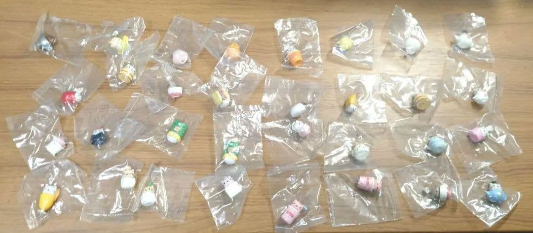 未開封　にゃんにゃんにゃんこ　ストラップ　32個セット