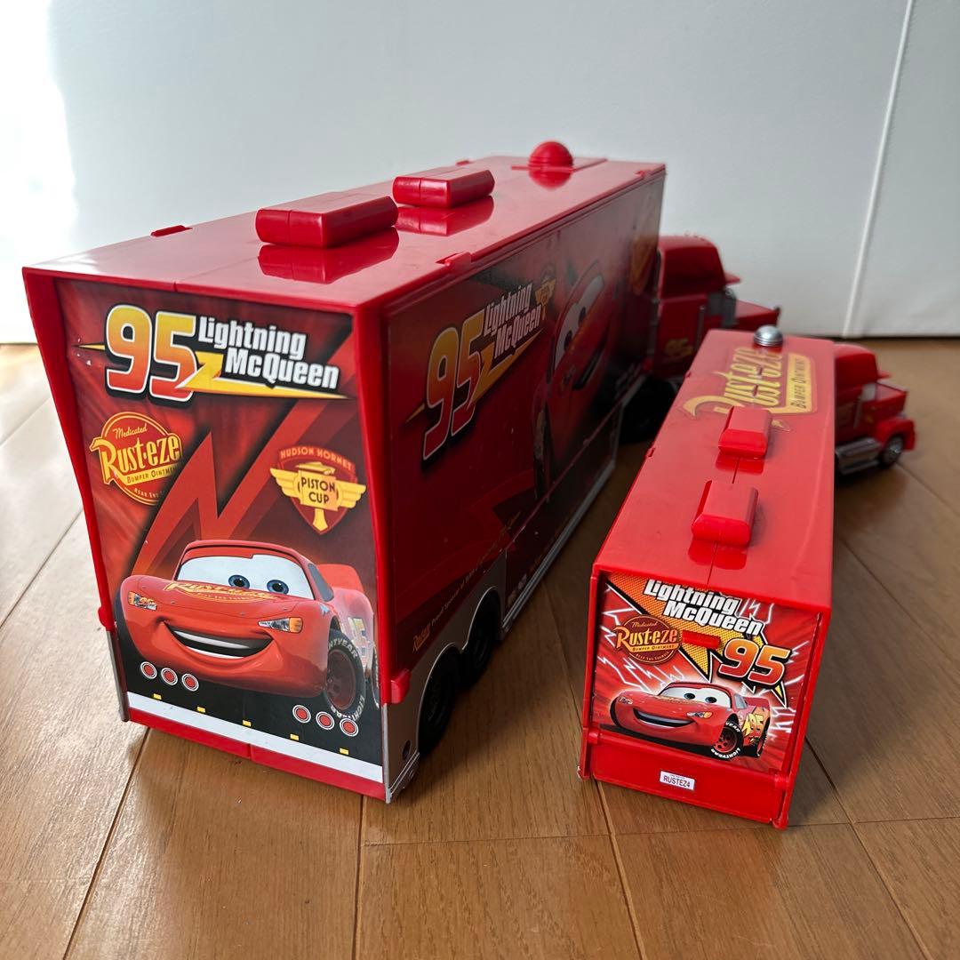 廃盤レア希少 カーズ ディズニー トミカ 大きなマックトレーラー