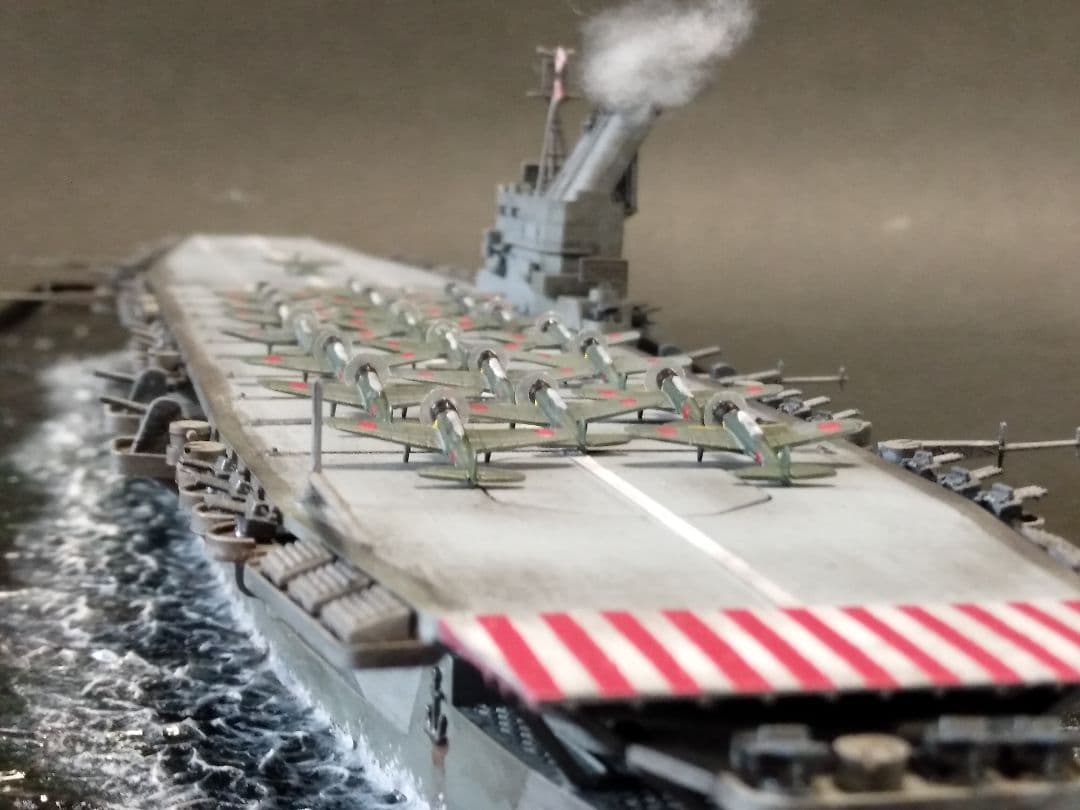 タミヤ 日本海軍 航空母艦 信濃 1/700 プラモデル完成品 ジオラマ