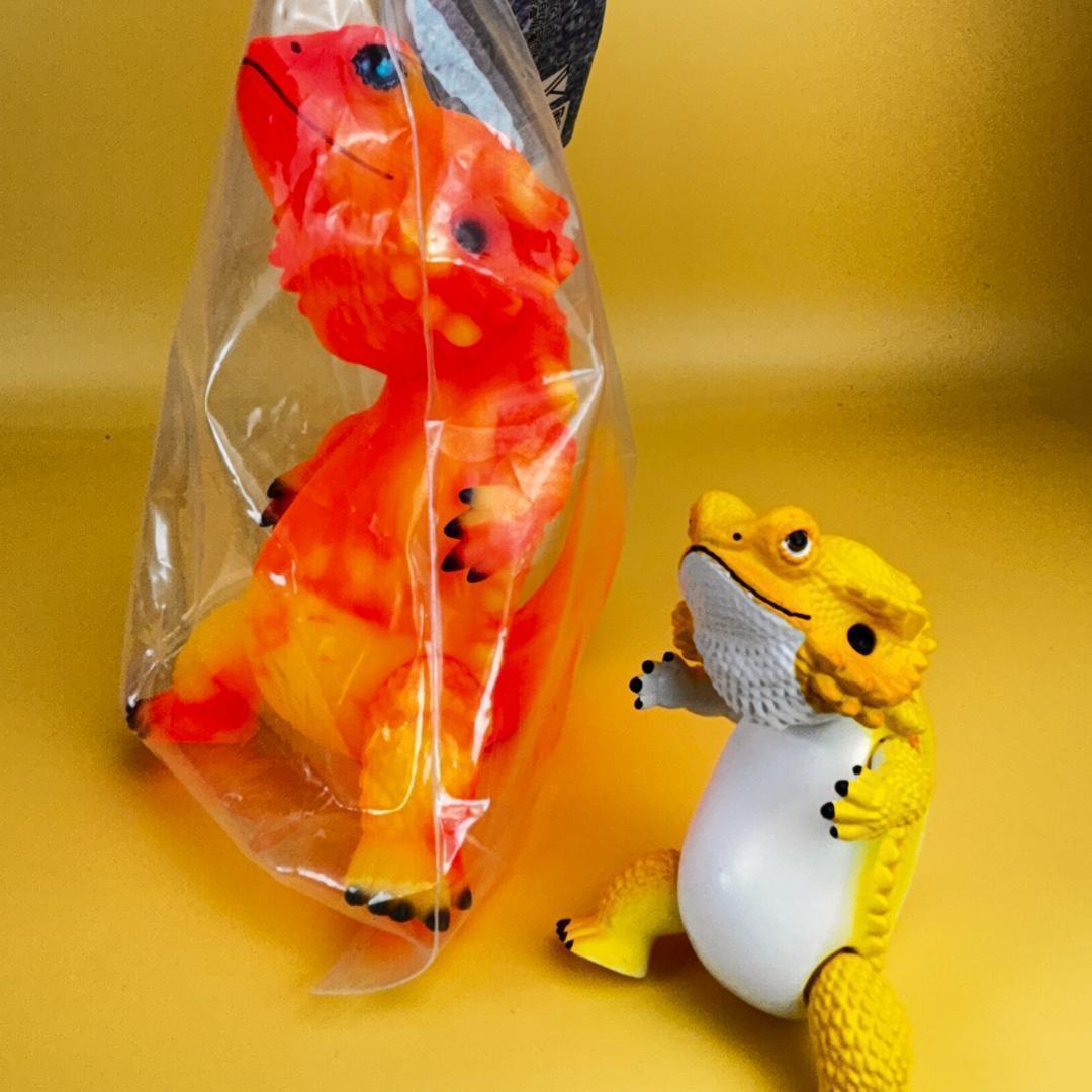 フトアゴヒゲトカゲ 爬虫類 ソフビフィギュア オレンジ・イエローオマケ付