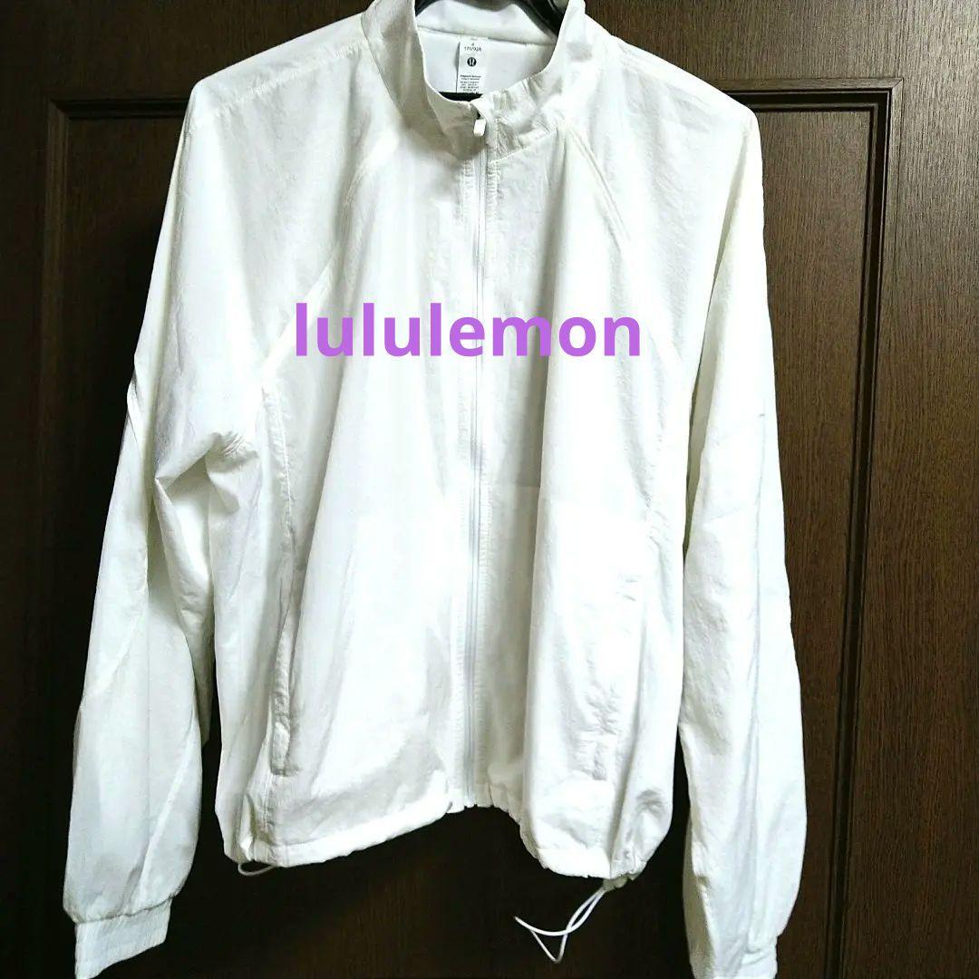 ルルレモン ウィンドブレーカー