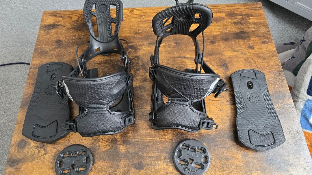 スノーボード　ビンディング FLOW