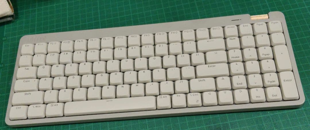 y*p様 Flow Lite 100キーロープロファイルメカニカルキーボード　英
