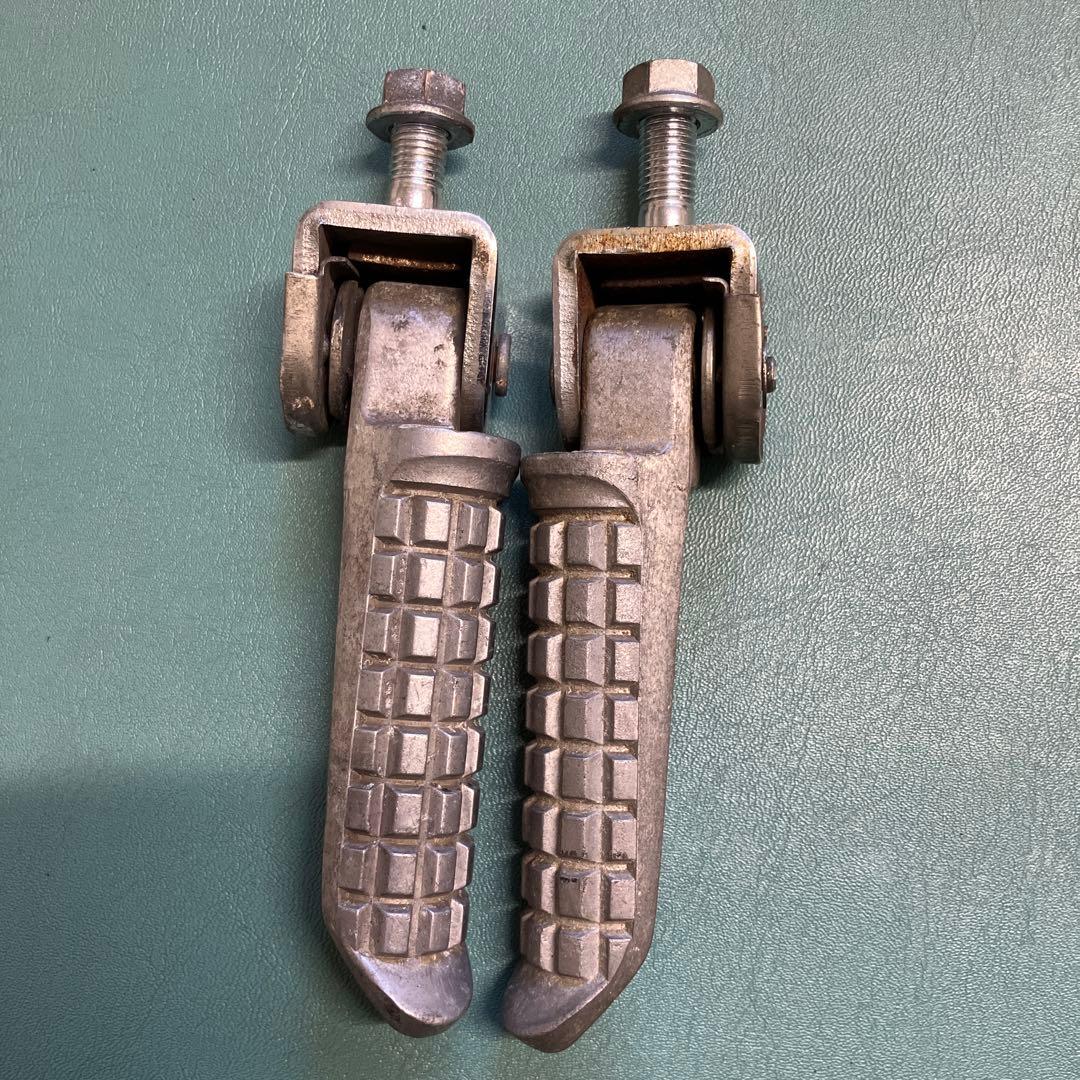 ゼファー400 純正タンデムステップ　左右 タンデムステップ 左右 ゼファー1100 ゼファー400/χ ゼファー750