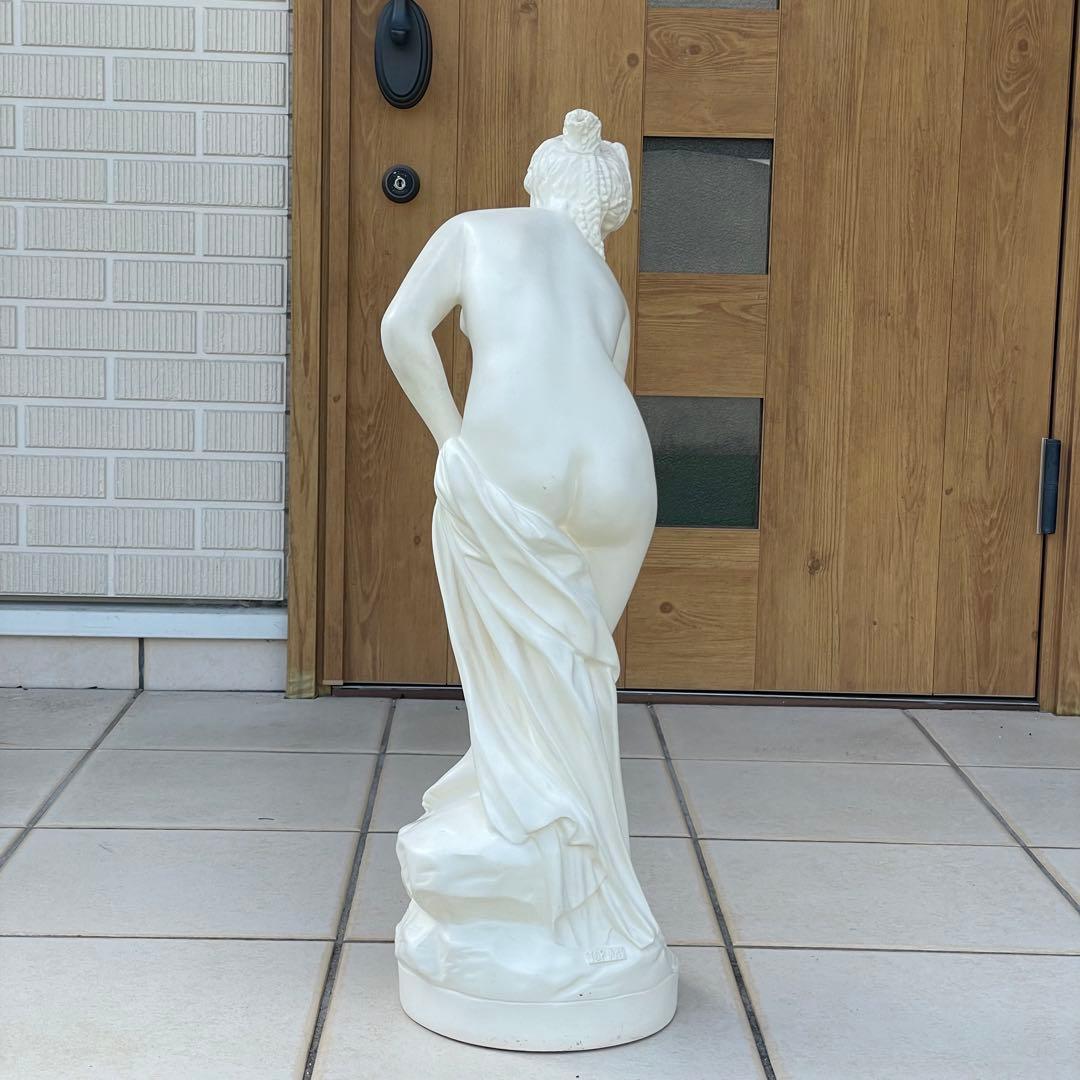 湯浴みするヴィーナス