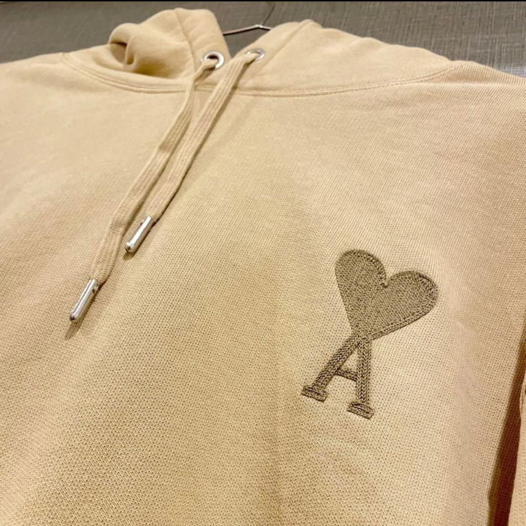 AMI PARIS（アミパリス）ベージュパーカー Lサイズ - メルカリ