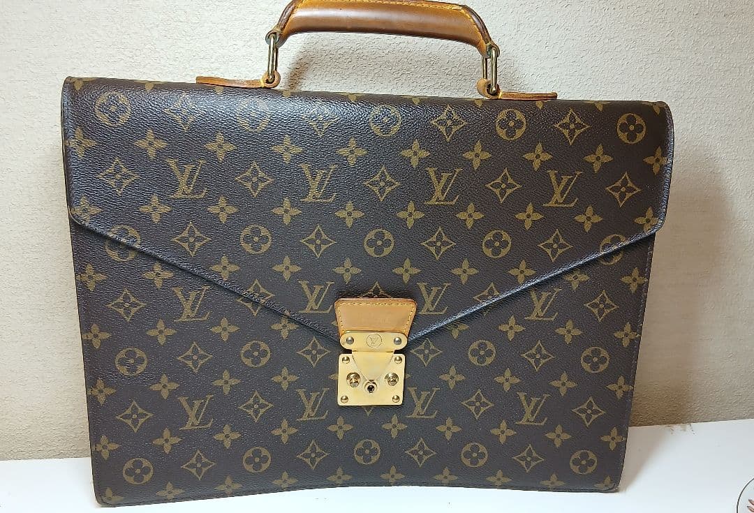LOUIS VUITTON ルイヴィトン　モノグラム　ビジネスバック