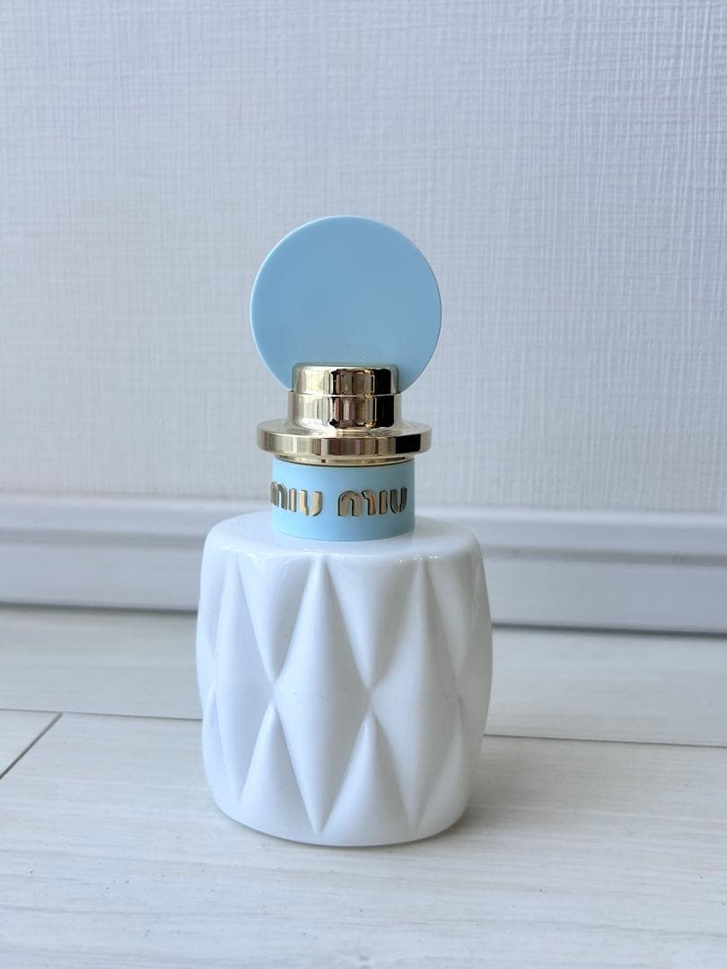 Miu Miu フルール ドゥ レ オードパルファム 香水 50ml
