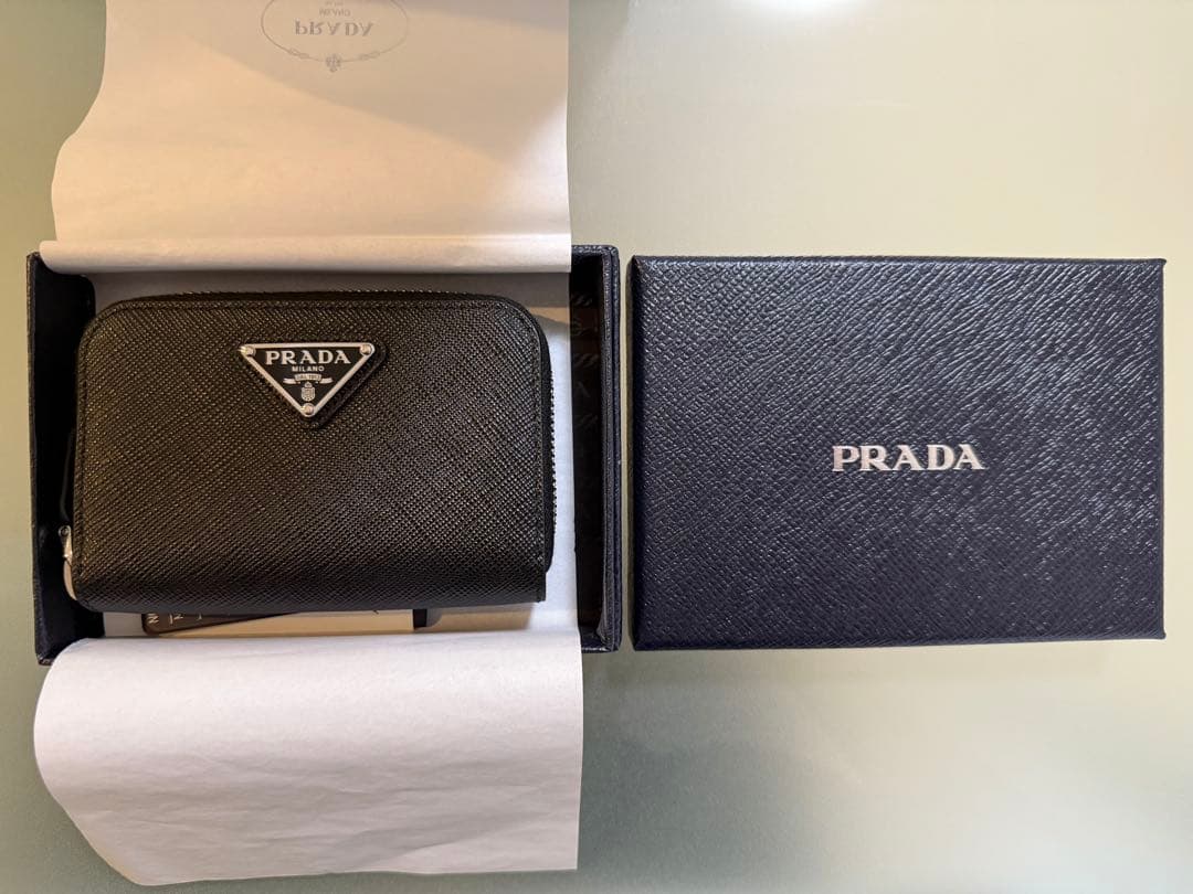 プラダ PRADA サフィアーノ レザー ケース 新品未使用 現行モデル