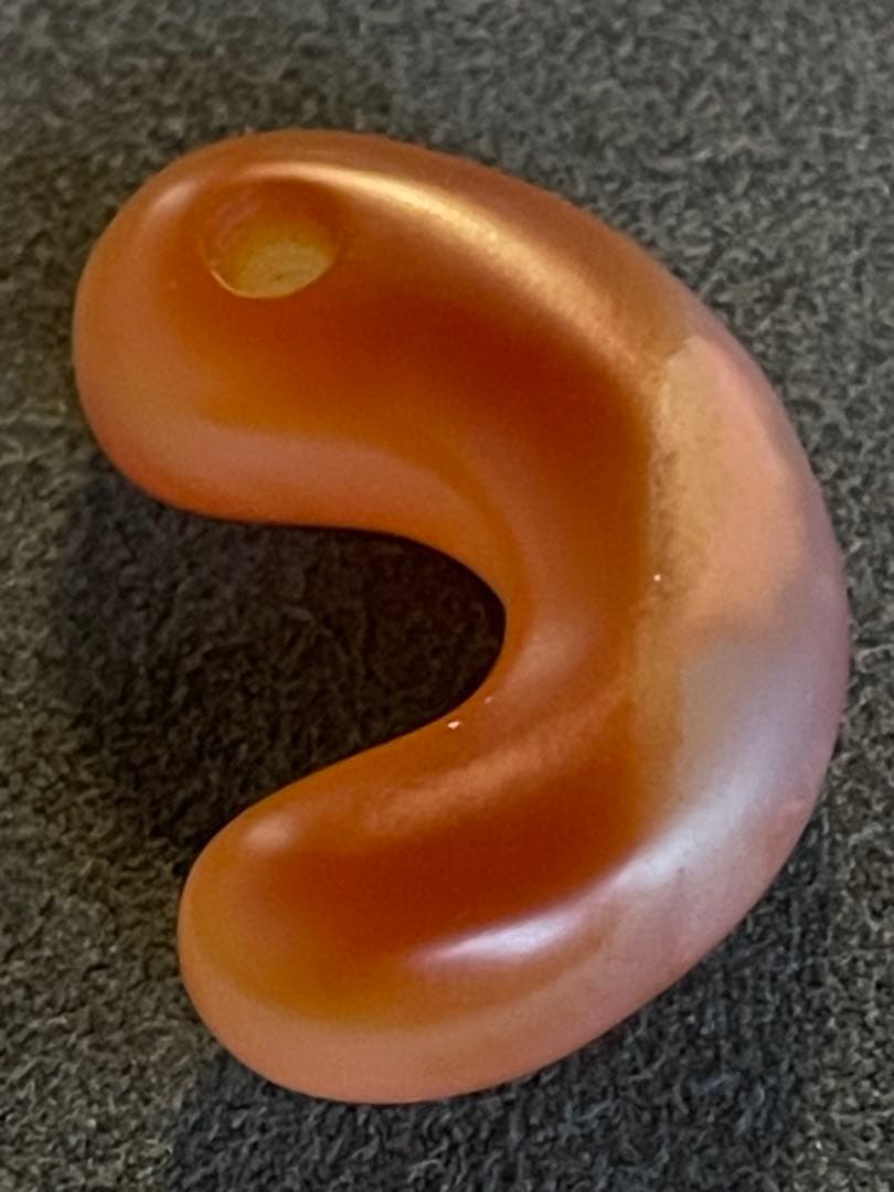 古墳時代中期　赤瑪瑙製勾玉