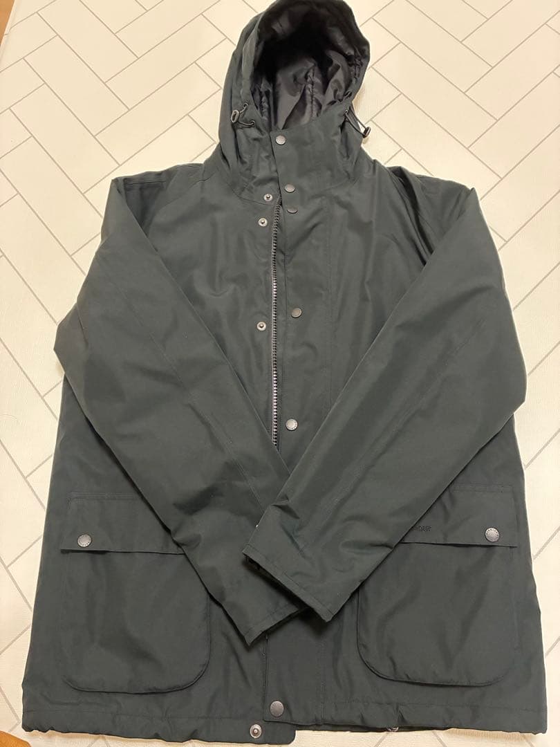 Barbour ナイロンジャケットフーディー