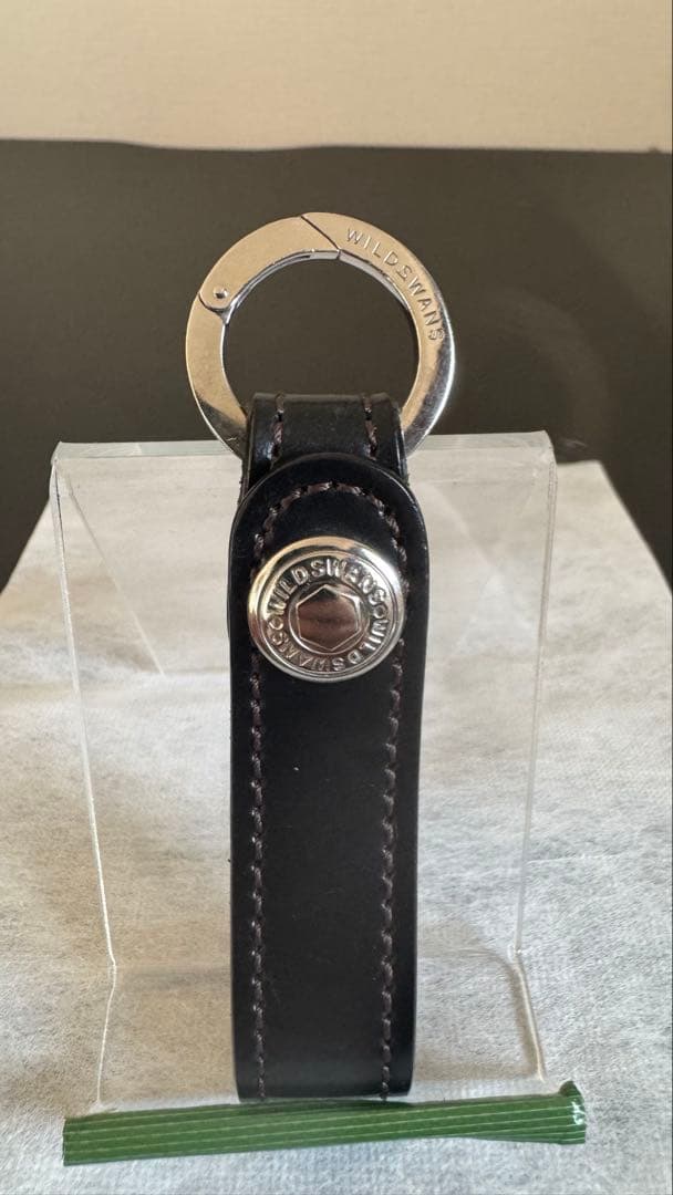 ワイルドスワンズ　リーフ　カラビナ付