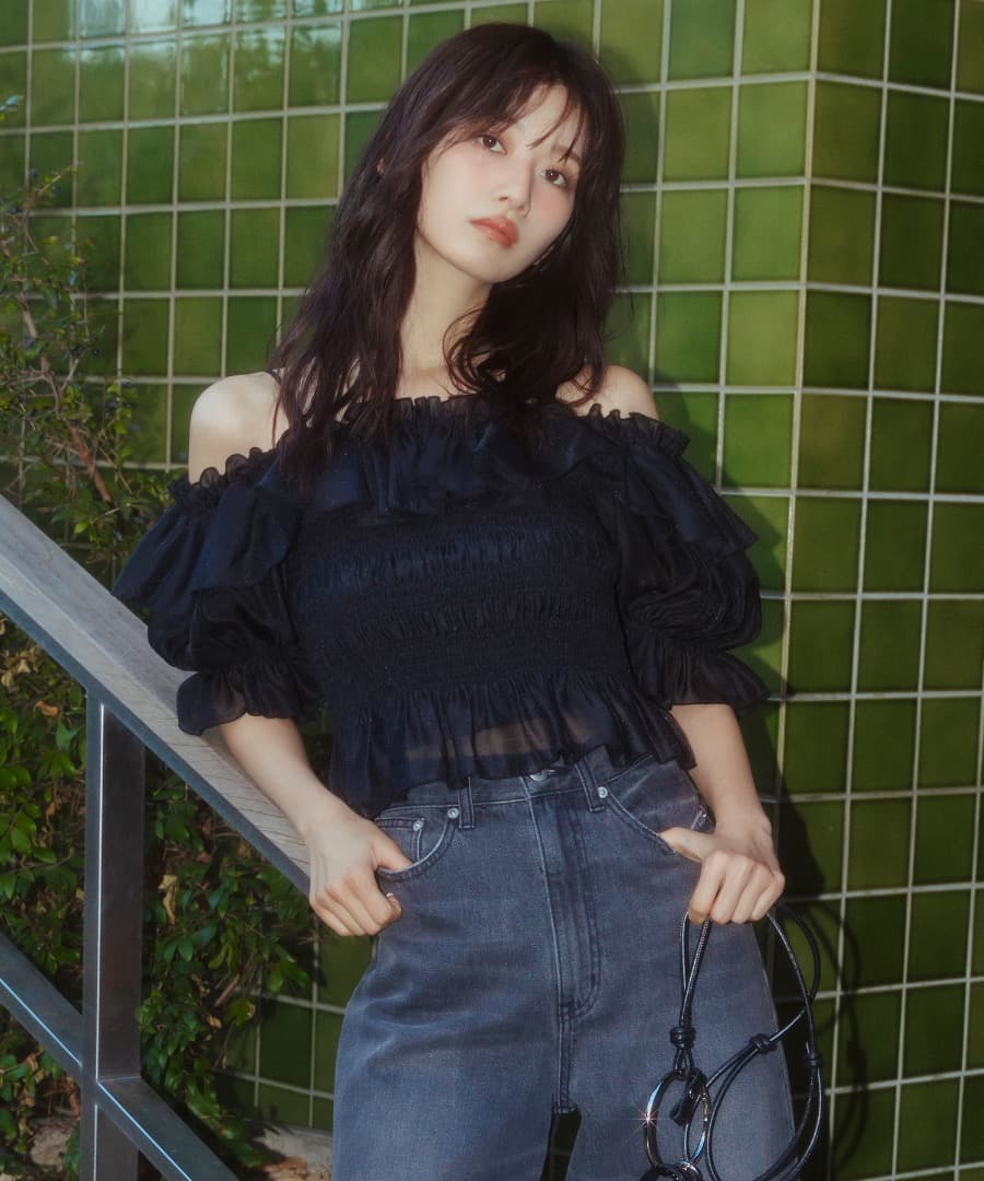 ココディール　シャーリングオフショルブラウス Chico（チコ）の「 2WAYシャーリングオフショルブラウス（シャツ