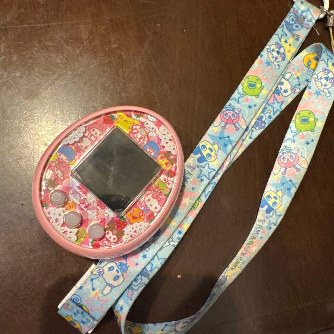 たまごっちみーつ サンリオ コラボ サンリオキャラクターとたまごっちのコラボレーションが『たまごっちみ