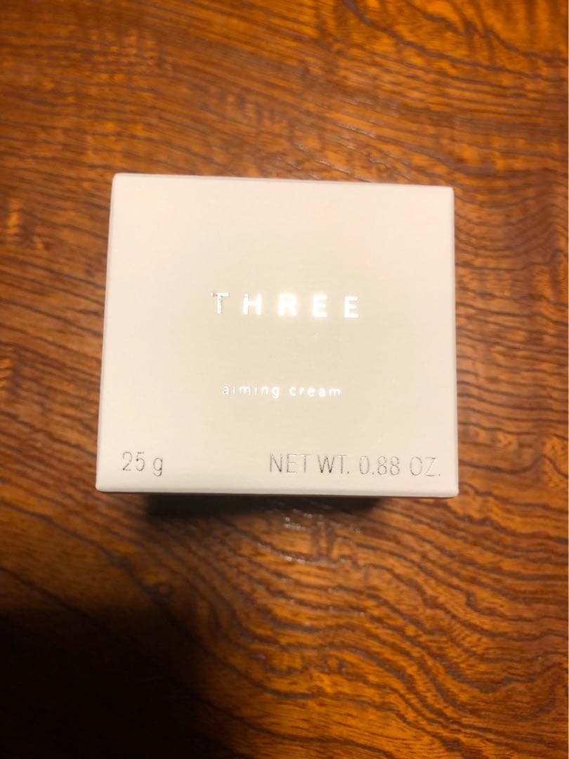 新品未使用　THREE エミング　クリームR 25g スリー　値下げ交渉可
