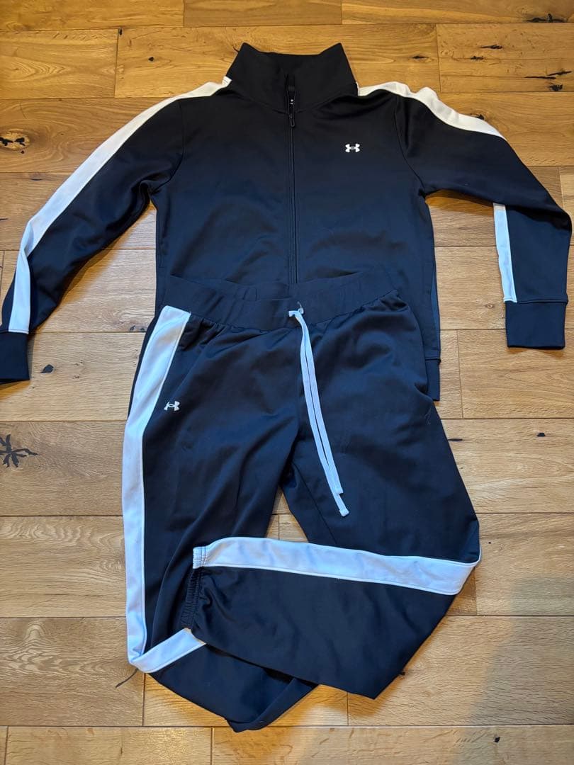 Under Armour 黒 ジャージ 上下　adidasジャージセット