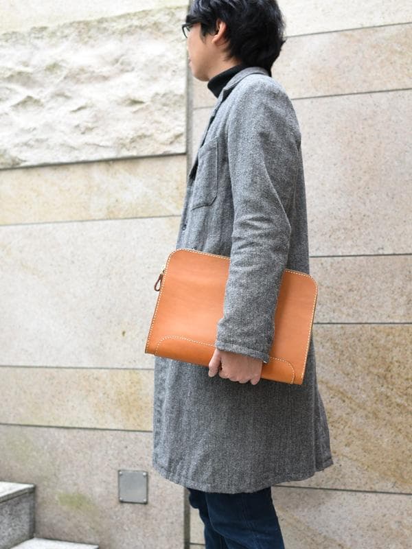 1280【希少】HERZ ヘルツ 本革 レザー クラッチバッグ PCケース A4