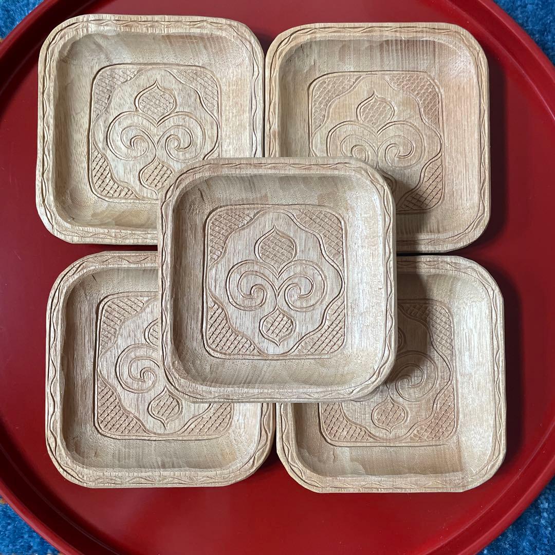 北海道　アイヌ　木製　トレイ　イタ　皿　菓子皿　角皿　ポンニマ　5客 アイヌ文様 木彫り盆 イタ 木製トレイ 北海道 | MILMOUNTAIN STORE