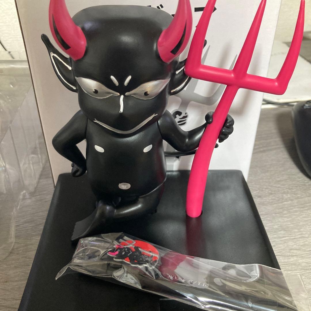 ブラックデビル ピンクバニラフィギュア ボールペン付き|mercari