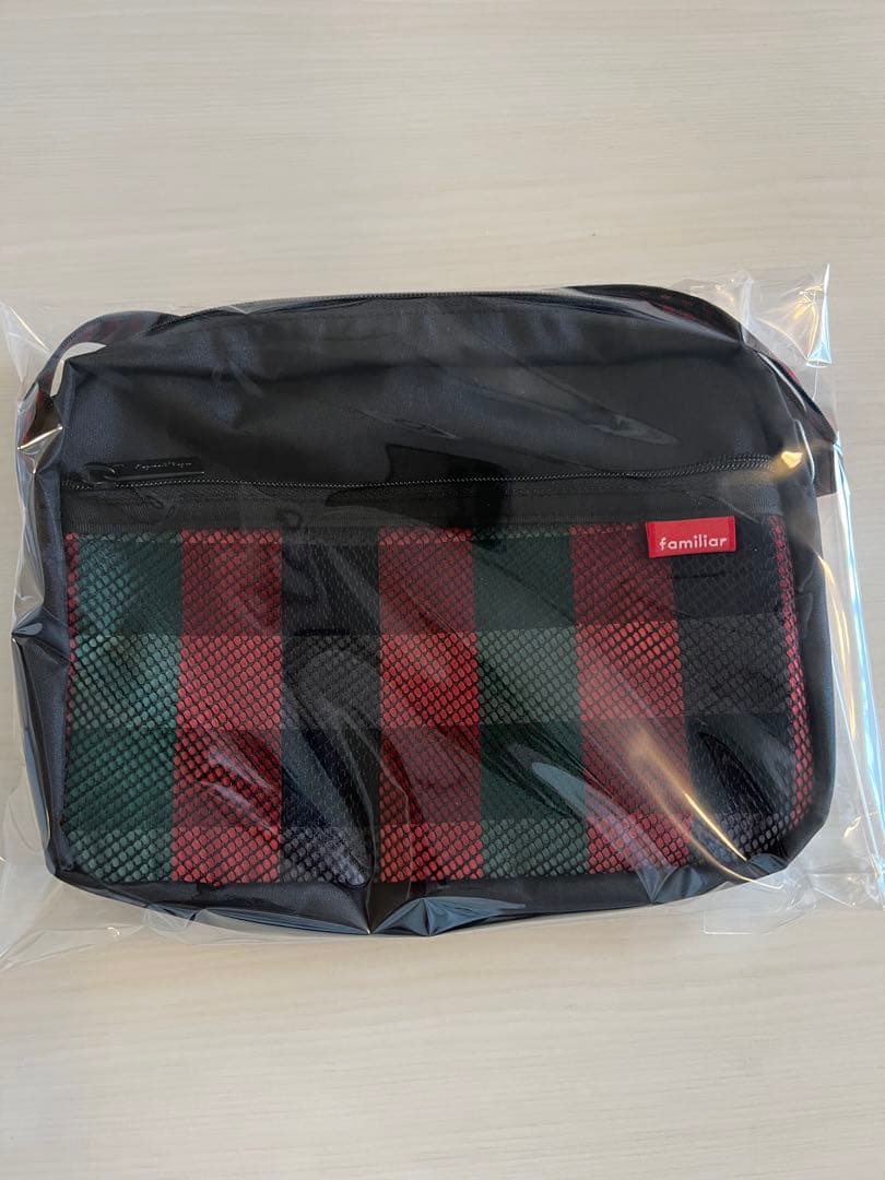 ファミリア　ショルダーバッグ　赤