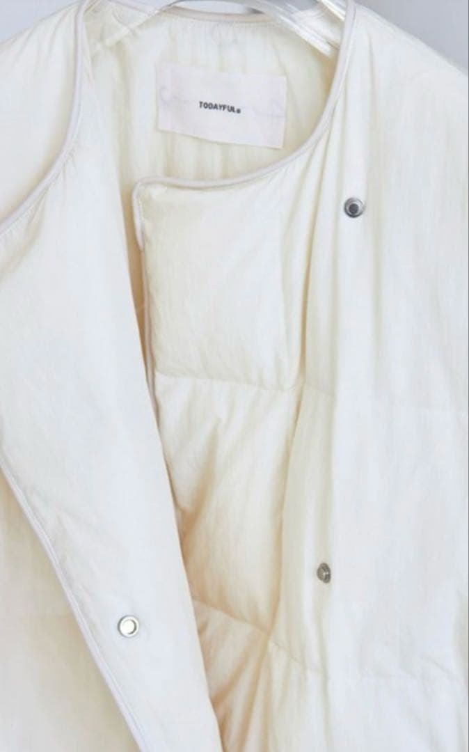 トゥデイフル ノーカラーキルティングダウンコート36 - メルカリ