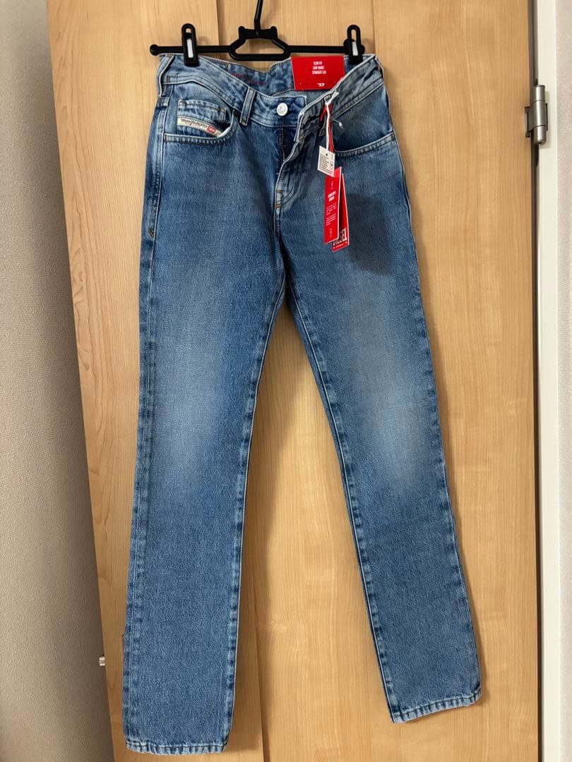DIESEL ライトブルー ストレートデニム 新品タグ付き Relaxed Jeans - D-Livery | ライトブルー | メンズ | DIESEL
