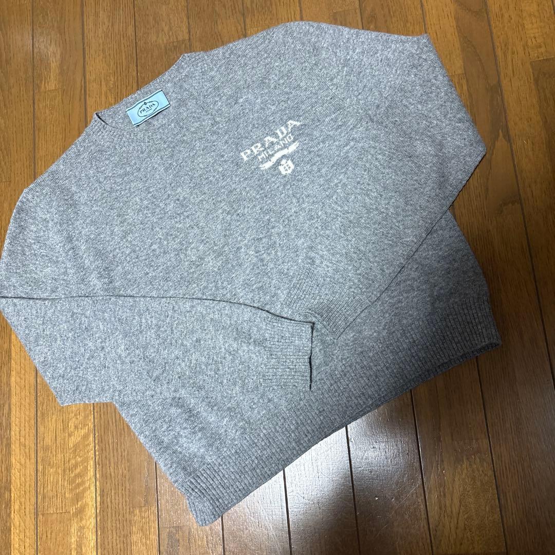プラダクルーネックセーター