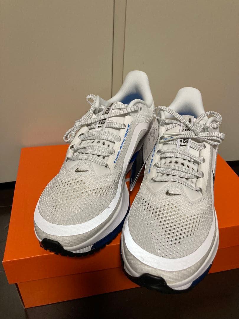 NIKE ペガサスプレミアム ホワイト x ブルー 28.5cm 新品未使用 - メルカリ