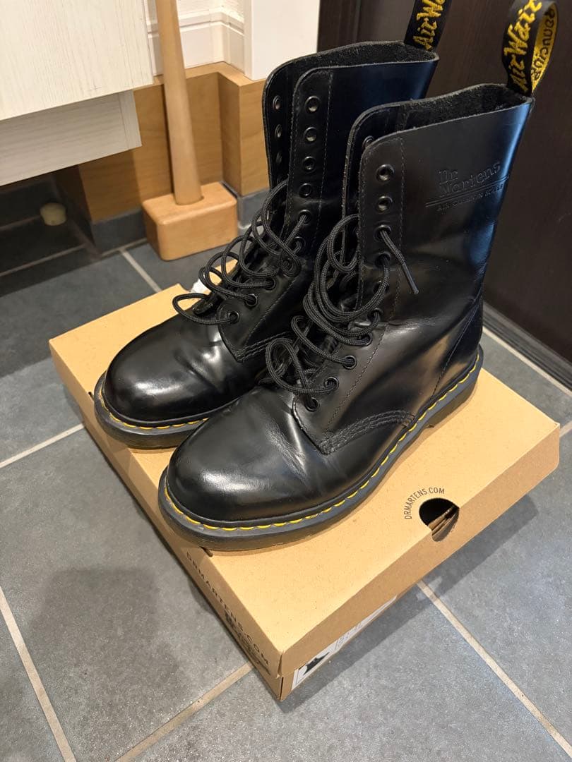Dr. Martens 黒 10ホール