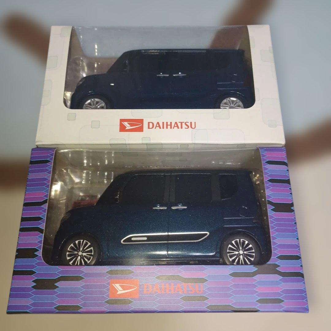 ダイハツ　　タント　　２種類セット　(１種類はサイドガーニッシュ付き)