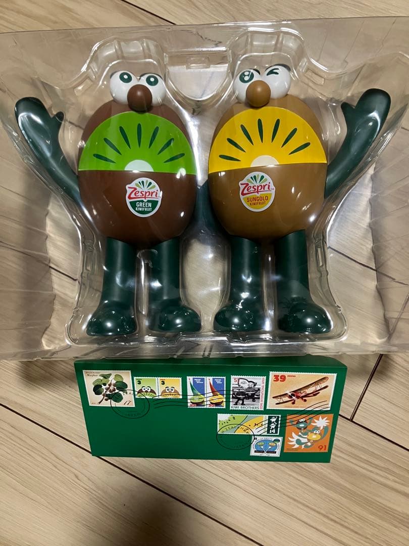 非売品ゼスプリ キウイブラザーズ 特大フィギュア - メルカリ