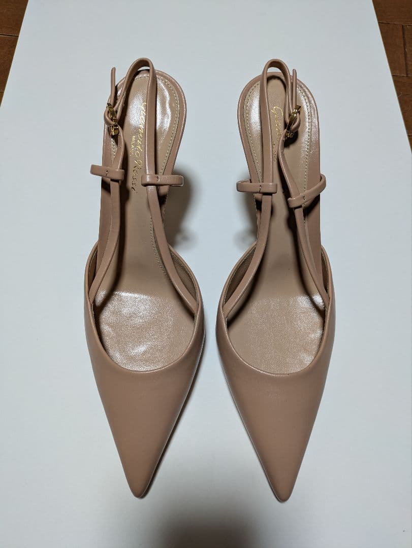 ジャンヴィト・ロッシ　Gianvito Rossi バックストラップパンプス