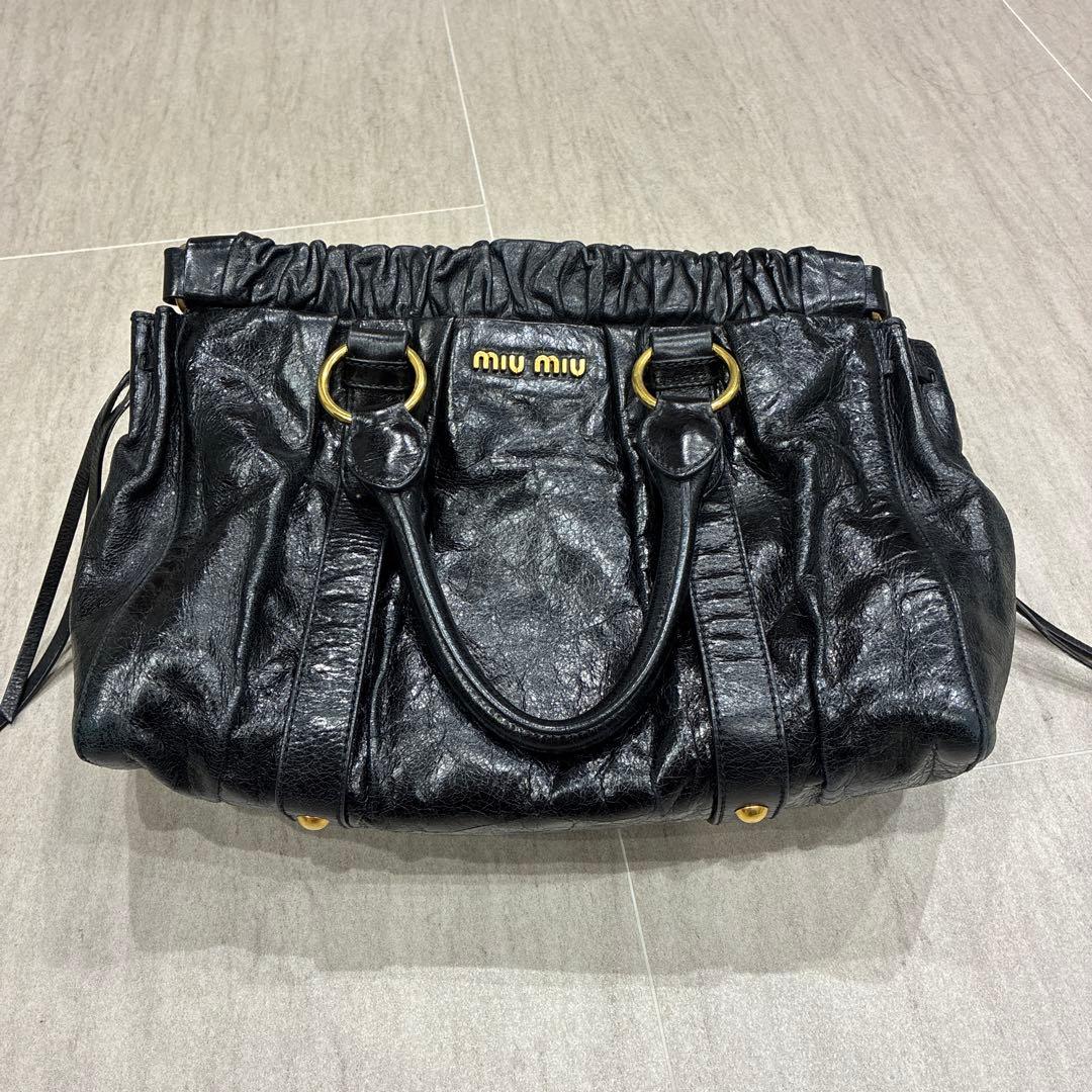 MIU MIU ブラックレザー ハンドバッグ miu miu（ミュウミュウ） ショルダーバッグ ワンダー MATELASSE