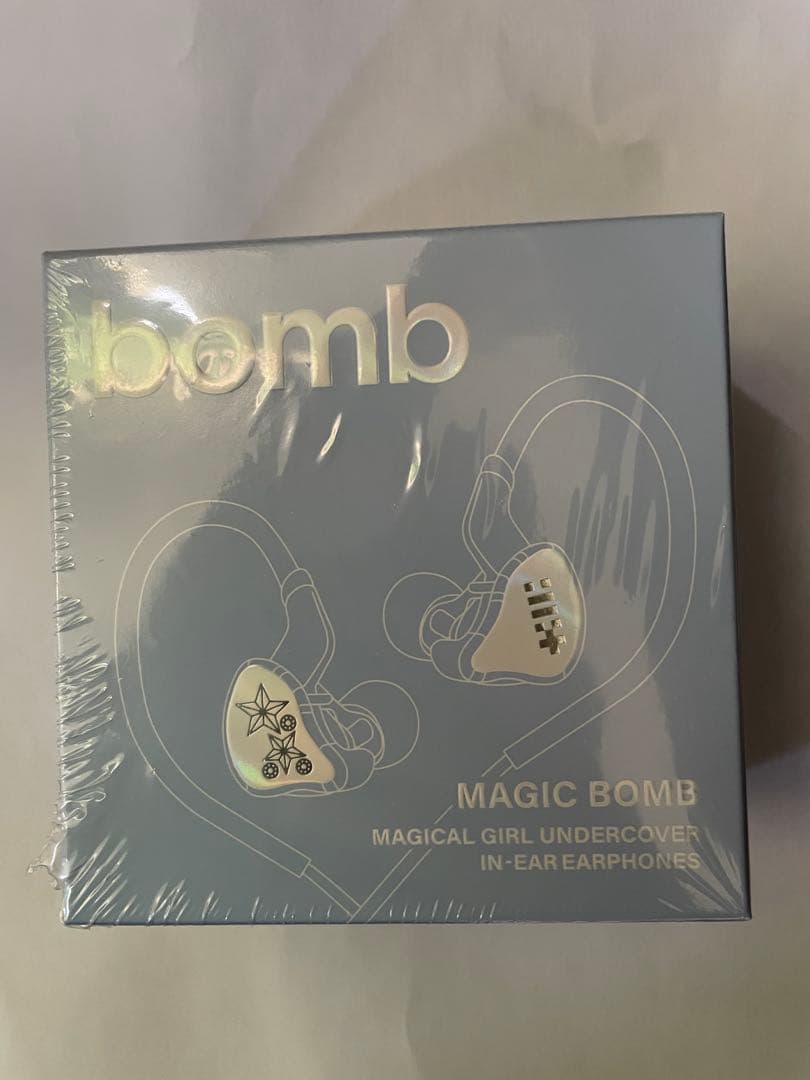 新品　ILLIT bomb Merch Ver. イヤモニ風イヤホン