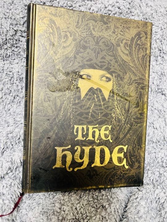 the hyde 自叙伝 直筆サイン入り（hydeとk.a.z） - メルカリ
