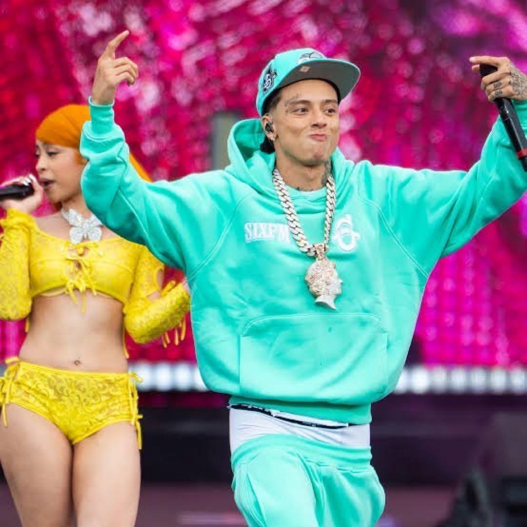 6PM true religion セットアップ - メルカリ