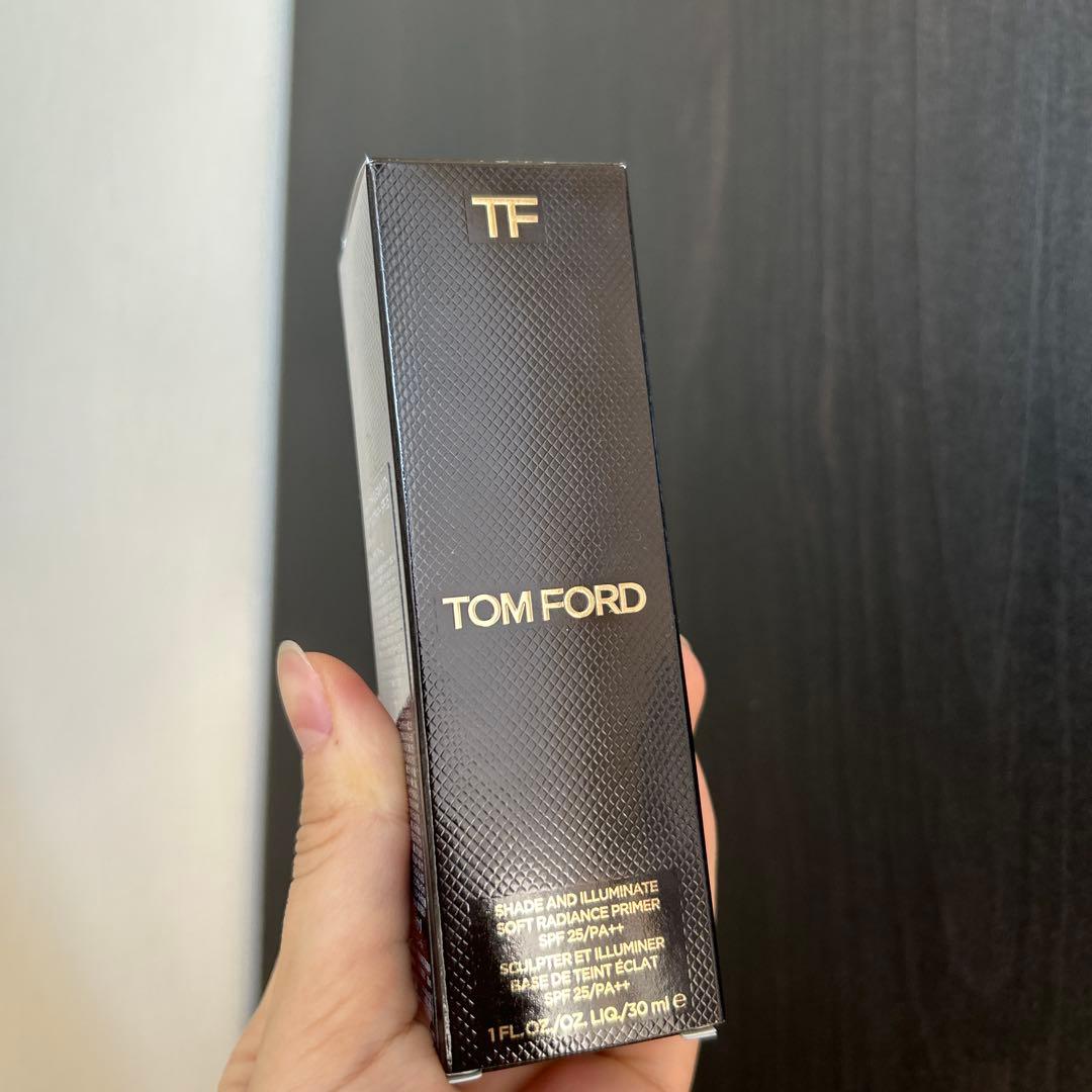 トムフォード｜シェイドアンドイルミネイト ソフト ラディアンスプライマー