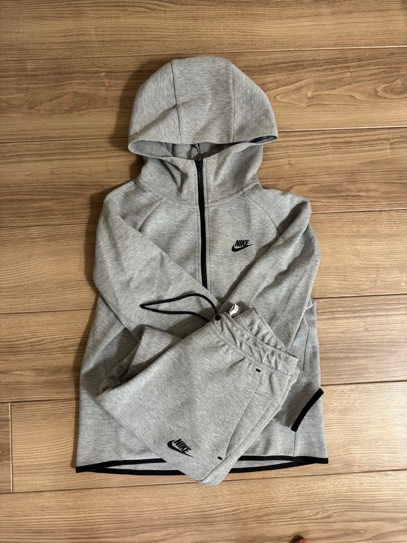Nike グレー セットアップ　S
